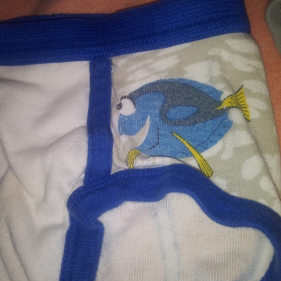 Set of 5 Disney 2t-3t boy undies - Picture 2 of 6